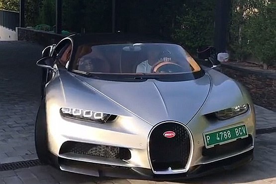 کلکسیون نجومی اتومبیل های سوپرلوکس رونالدو در 14 سال