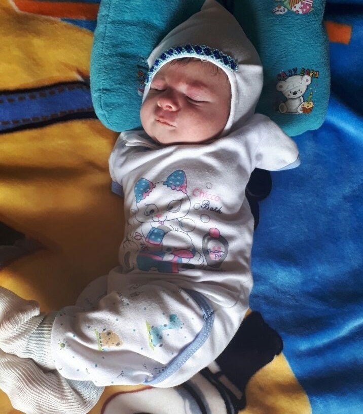 جتجال تولد نوزاد بی‌دست