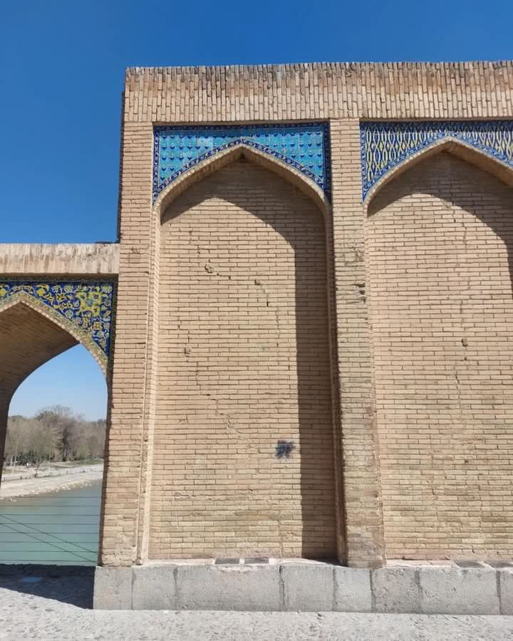 ترقه زدن به پل خواجو