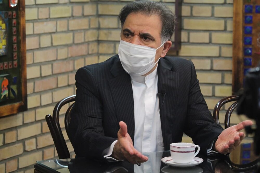 آخوندی: احمدی‌نژاد قطعا دروغ می‌گوید /تورم با بگیر و ببند حل نمی‌شود