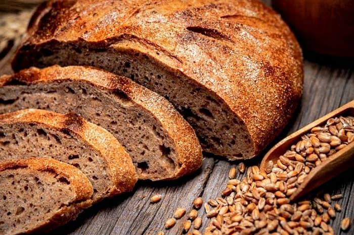 مواد غذایی نان جو برای لاغری و یبوست مزایای نان جو