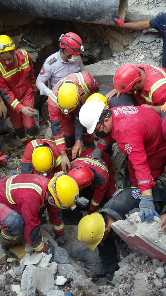 احتمال افزایش آمار مدفون‌شدگان حادثه مترو پل در آبادان+عکس