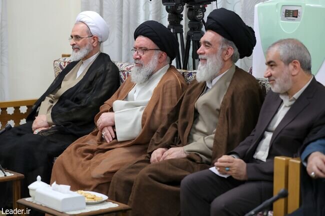 تصاویری از اعضای شورای نگهبان در دیدار با رهبر انقلاب/ جنتی در صدر مجلس نشست