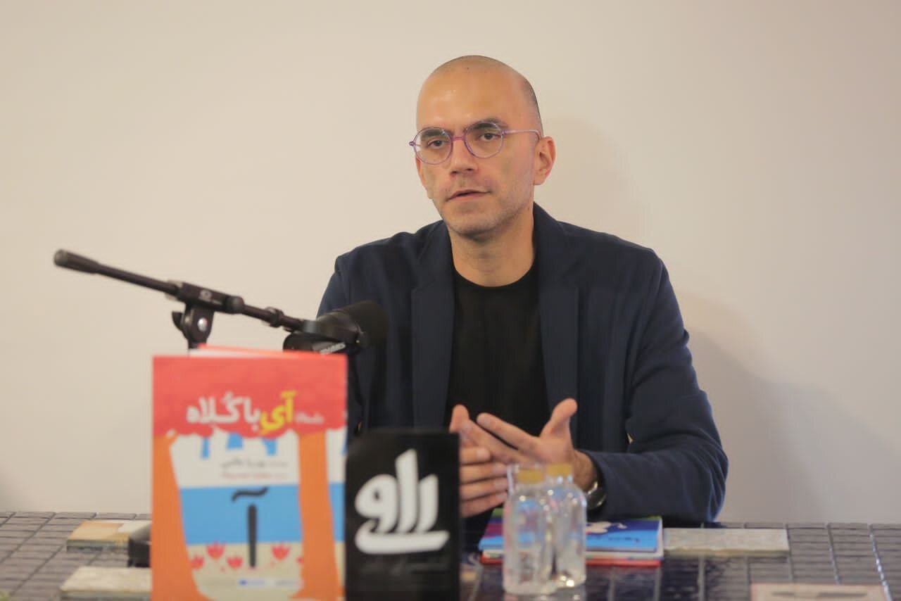 آی با کلاه در کتابفروشیها /پوریا عالمی با مجموعه کتابهای «تقدیم به زبان فارسی» به ادبیات کودک آمد