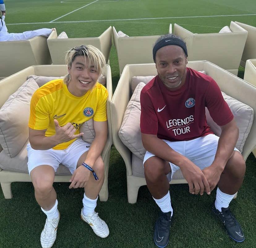 عکس‌| ملاقات رونالدینیو با بلاگر معروف در قطر