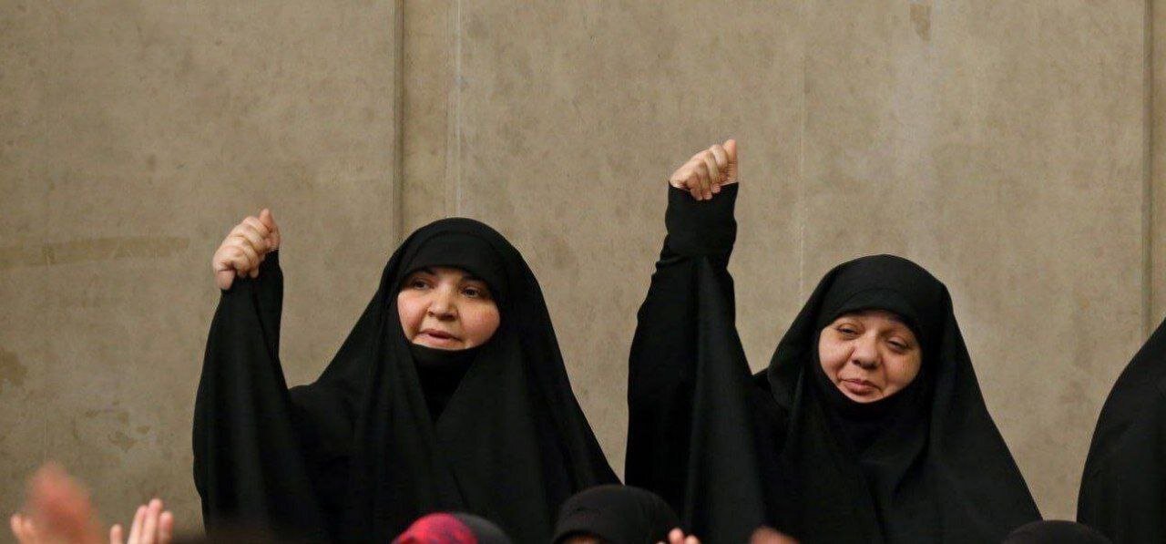 عکسی از فرزندان سیدحسن نصرالله و شهید موسوی در دیدار با رهبر انقلاب