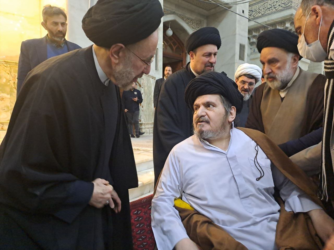 عکس جدید از نوه کمتر دیده شده و ارشد امام خمینی /حضور غافلگیر کننده «سیدحسین» در یک مراسم بعد از مدت ها /خواهر او کجا زندگی می کند؟