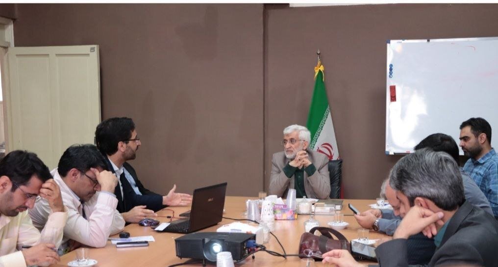 تصویر عجیب از جلسه دولت سایه سعید جلیلی /نماینده تندرو مجلس آینده هم بود /علت انتقاد از دولت رئیسی