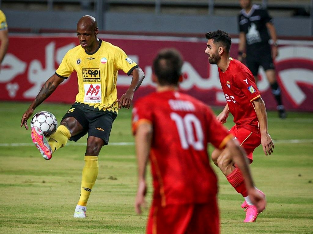 سپاهان و پشت پا به صدرنشینی