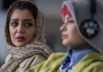 چشم بادومی، وقتی فضای مجازی نسل‌ها را به هم نزدیک می‌کند 