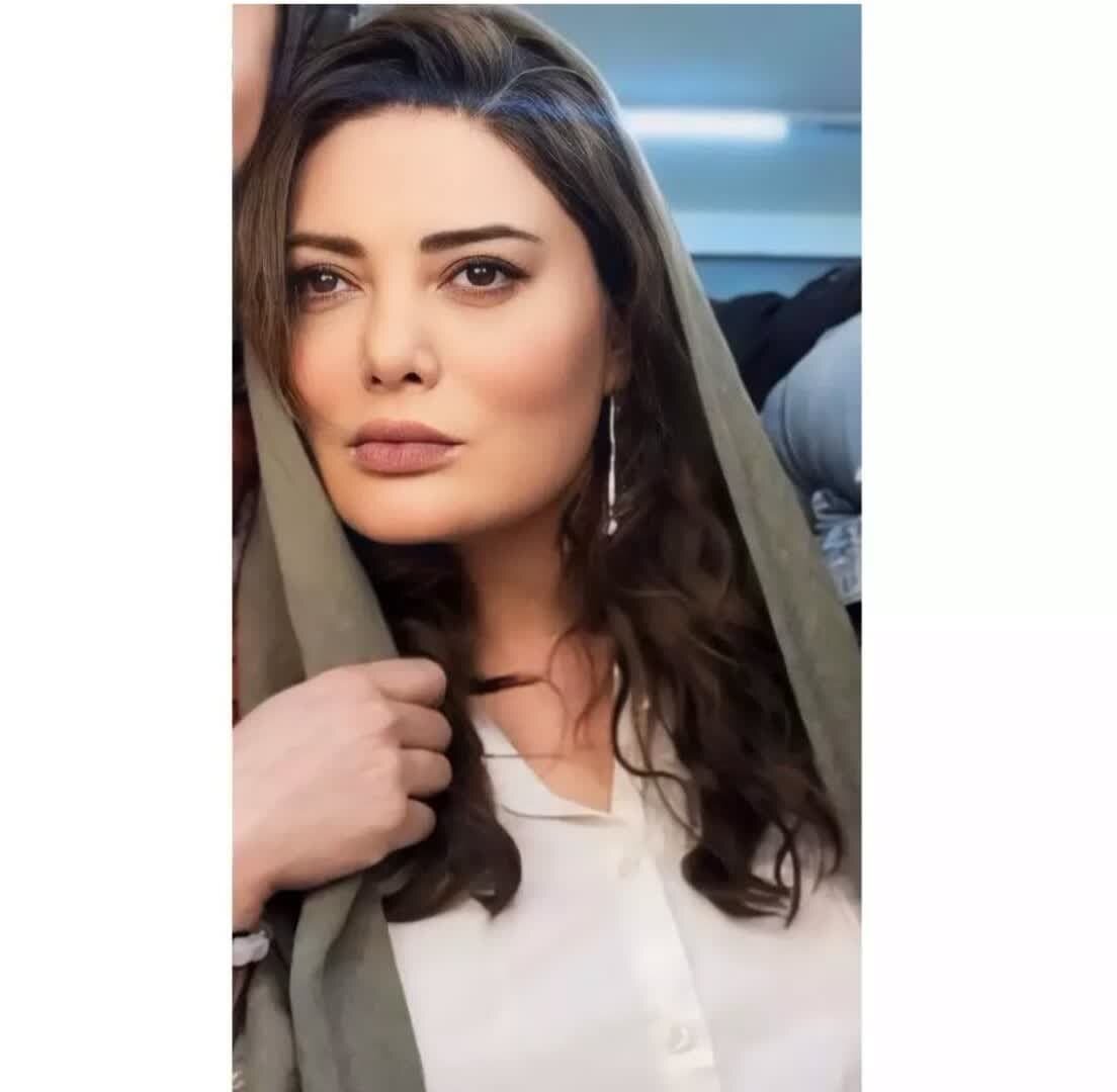 بیوگرافی و عکس های نگار فروزنده با حقایقی از زندگی وی