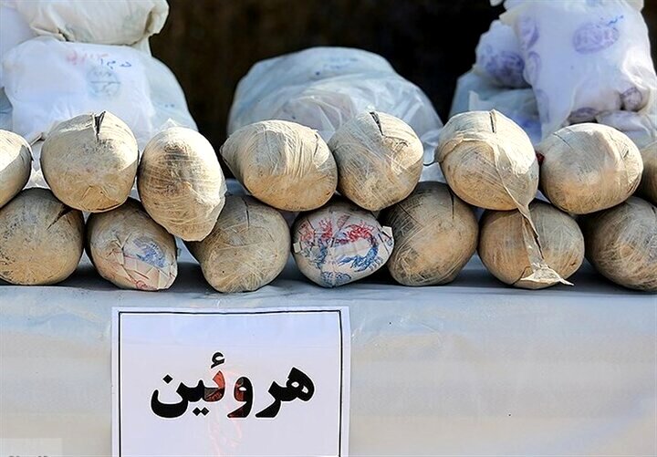 ۴ سرنشین یک خودرو ۳ کیلو هروئین بلعیدند