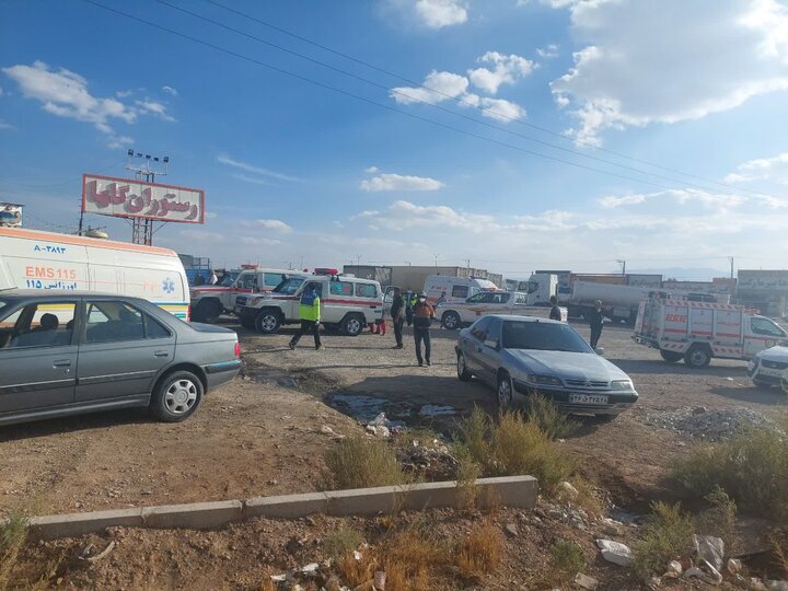 مسمومیت 60 نفر در پی نشتی کپسول‌ گاز کلر در جاده شهرضا