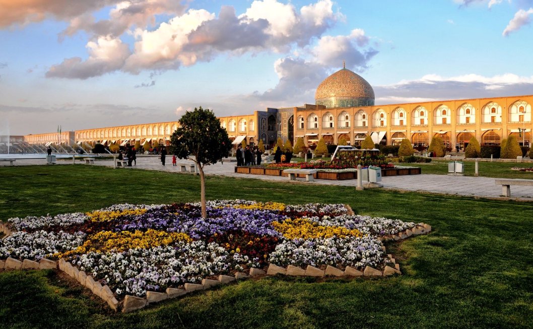 اقامت در اصفهان حین سفر