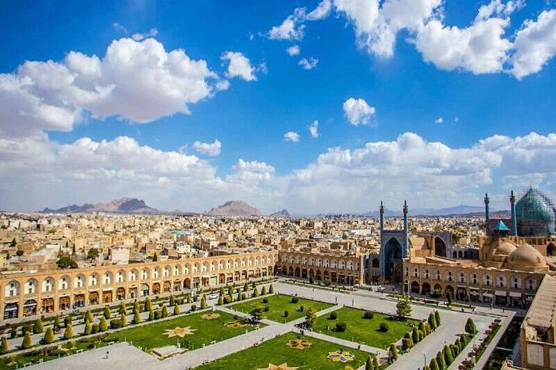 همه نگران اصفهان به جز…