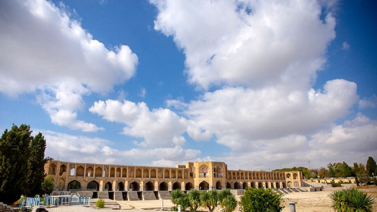 تنفس راحت در نصف‌جهان زیر سایه مه‌دود؛ هوای اصفهان و ۵ شهر مجاور در وضعیت «قابل قبول» ثبت شد