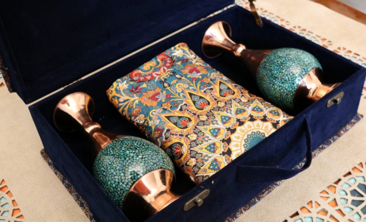 آشنایی با هدایای صنایع دستی | راهنمای خرید هدایای نفیس اصفهان