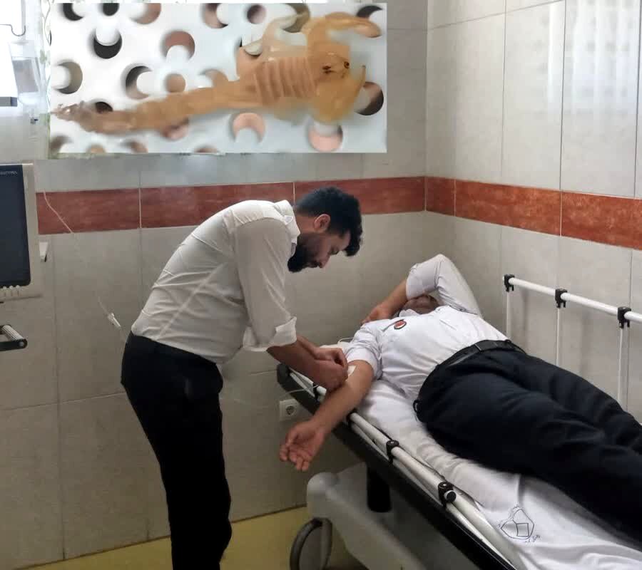 عقرب، کارشناس اورژانس را گزید
