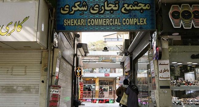 پاساژ شکری؛ نبض تپنده بازار کتاب اصفهان و پاتوق نسل‌های کنکوری از گذشته تا امروز