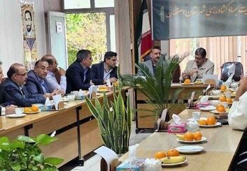 دستور ویژه استاندار برای رفع فوری موانع تولید و زیرساخت‌های گلخانه‌ای