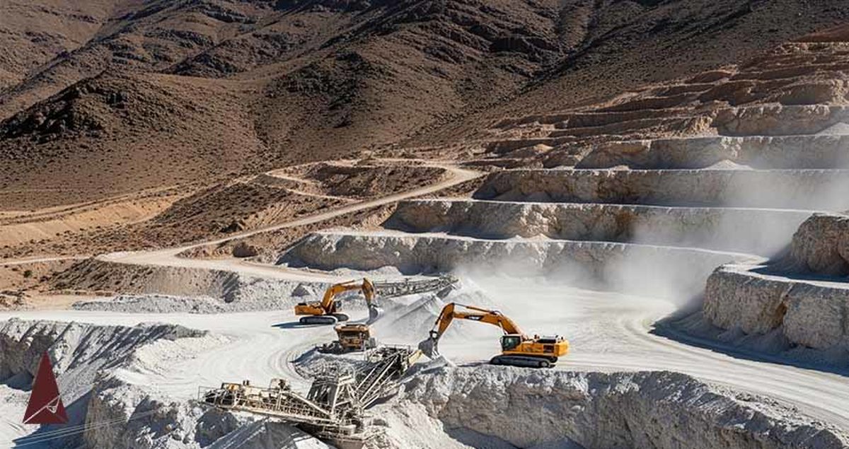 فلدسپات، گنجی پنهان برای صنایع استان اصفهان