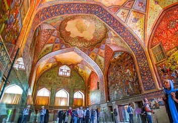 رونمایی از اسرار اتاق «چهارشنبه‌سوری»؛ درهای بسته کاخ چهل‌ستون اصفهان به روی مردم باز شد