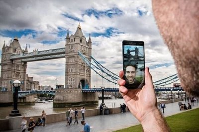 در رقابت با گوشیهای جدید، نوکیا۸ رونمایی شد