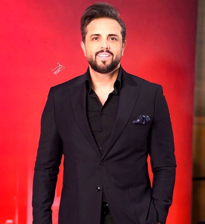 بیوگرافی پدرام کریمی | مجری، نویسنده و بازیگر تلویزیون + زندگی شخصی و آثار هنری