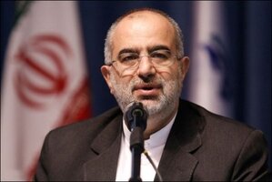 رئیسی با قالیباف و احمدی‌نژاد مناظره کند