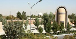 امین التجار، امانتدار سیاسی و اقتصادی نصف جهان