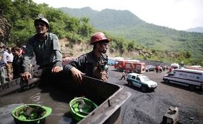 خروج جسد 7 معدنچی دیگر از معدن آزادشهر