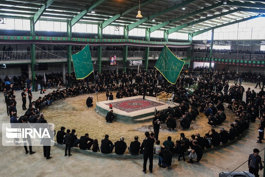 مراسم کهن اطعام عزاداران تاسوعای حسینی در روستای "اراضی" مبارکه