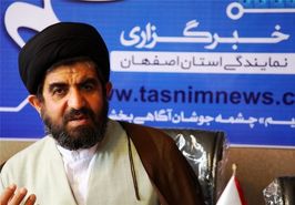 رئیس مجمع نمایندگان اصفهان دچار سانحه رانندگی شد