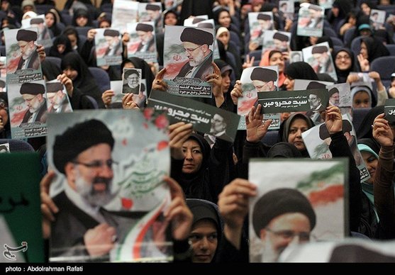 مردم می‌دانند چه کسی بنا دارد با عزت و افتخار "چک برجام" را نقد کند