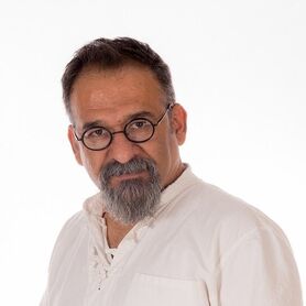 تحریم کنندگان انتخابات روی دموکراسی پا می گذارند