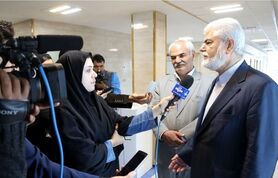 شرکت در انتخابات از تفکرات احمقانه دشمن جلوگیری می‌کند