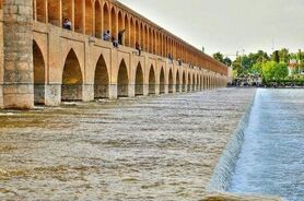بنابرتصمیمات قبلی؛ زاینده‌رود تا ۱۵ خرداد ماه جریان دارد