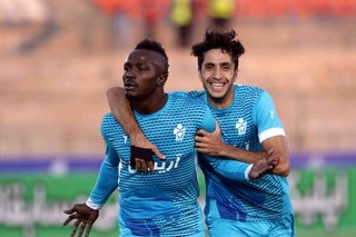 مدافع فصل گذشته پیکان پیراهن سپاهان را پوشید