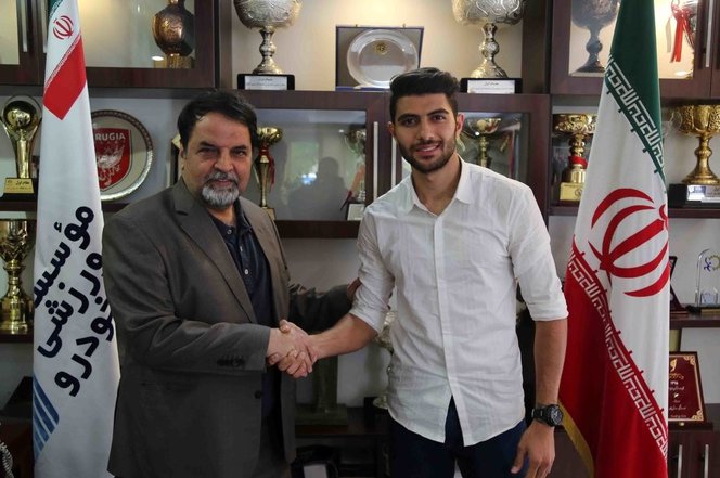 مدافع فصل گذشته ذوب‌آهن به پیکان پیوست