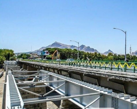 بازگشایی زاینده رود خللی در اجرای تعریض پل فلزی ایجاد نمی کند