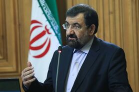 چه کسی گفته انقلابیون با تعامل با بیرون مخالف‌اند؟
