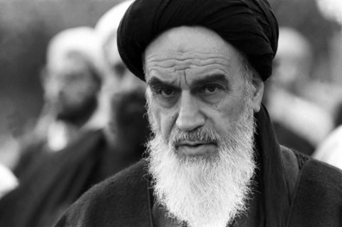 عمامه خمینی، عمامه رسولالله است و عمامه رسولالله، عمامه خمینی
