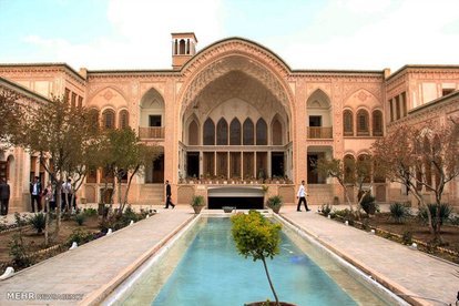 اقامت گردشگران در مراکز اقامتی کاشان ۶ درصد افزایش یافت