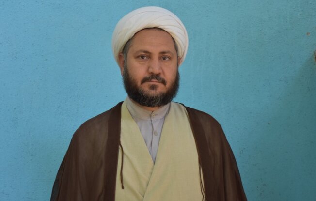 عمل به منویات رهبری راه برون رفت از مشکلات کشور