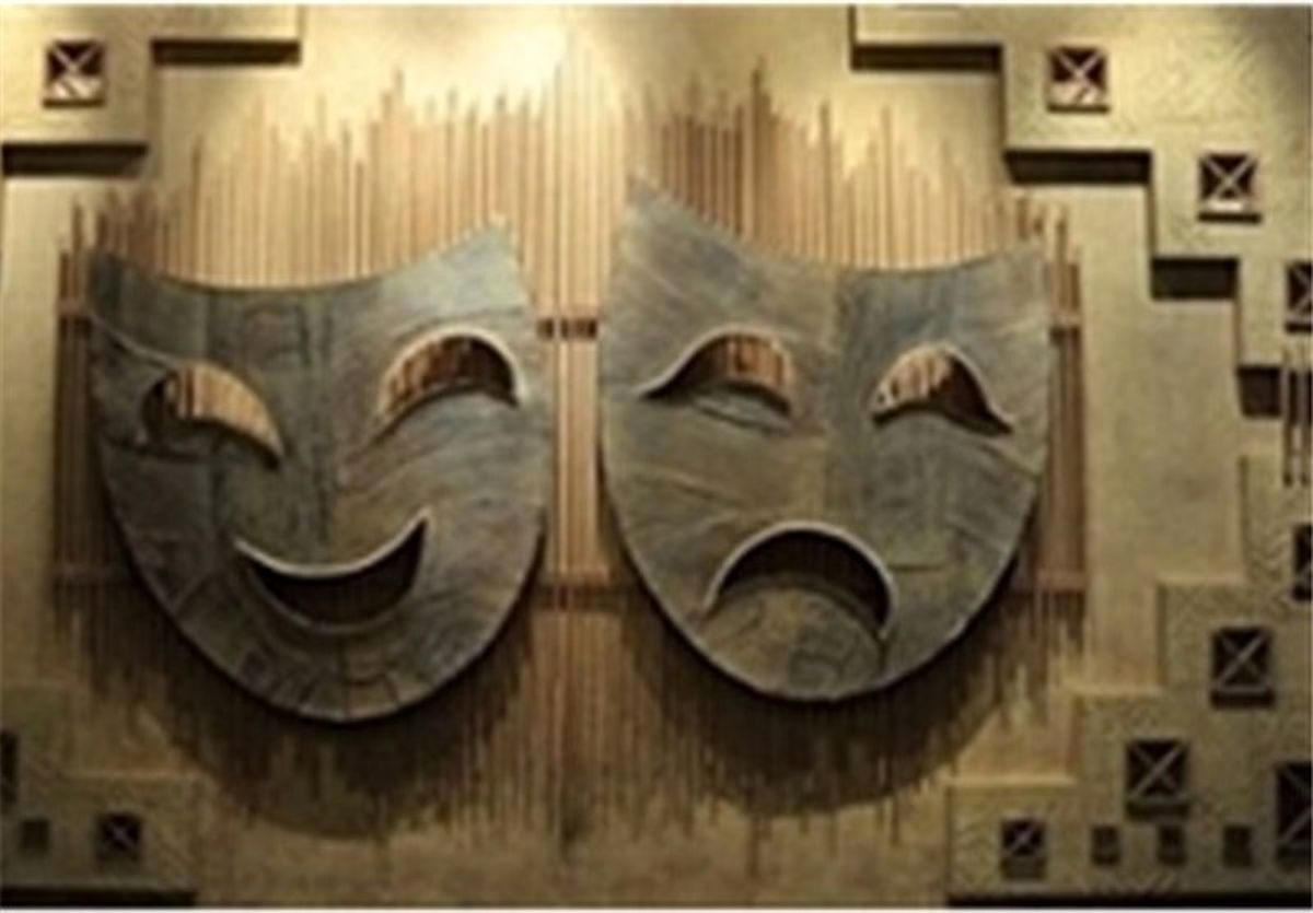 تئاتر در اصفهان حرفه‌ای نیست