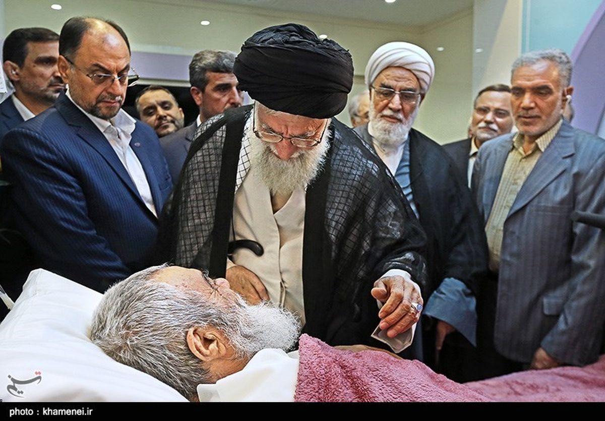عیادت مقام معظم رهبری از آیتالله مظاهری