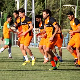 تمرینات ذوب‌آهن در دو نوبت بدون سرمربی