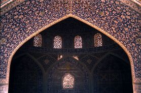 نقش‌بازی نور در مسجد شیخ لطف‌الله