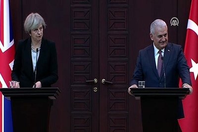 خودداری «ترزا می» از محکوم کردن ممنوعیت ورود مسلمانان به آمریکا