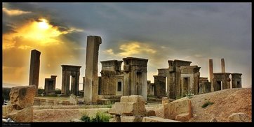تخت جمشید (پارسَه یا تخت جمشید)